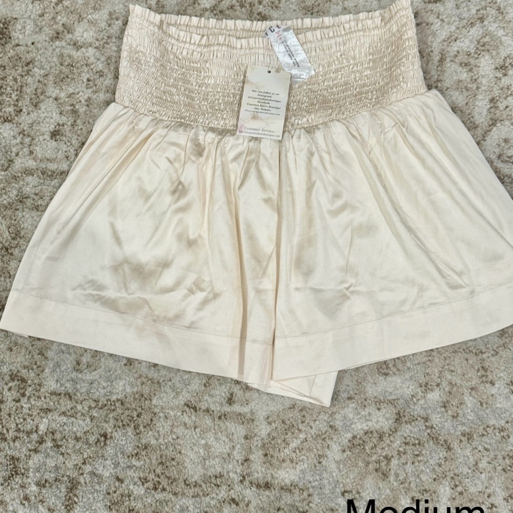 TCEC Cream High-Waisted Shorts